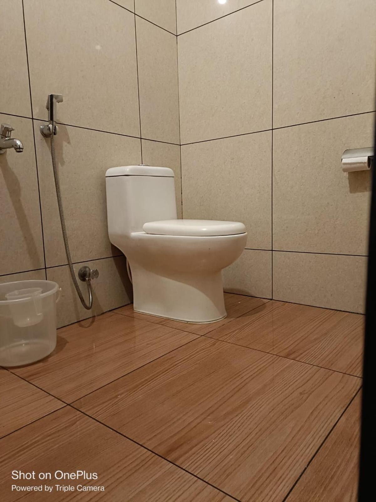 Ebenezer Plaza Hotell Nedumbassery Exteriör bild
