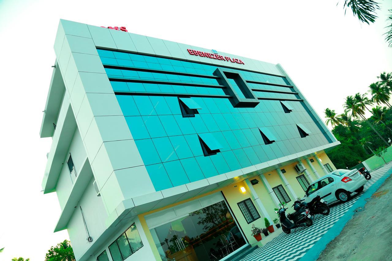 Ebenezer Plaza Hotell Nedumbassery Exteriör bild