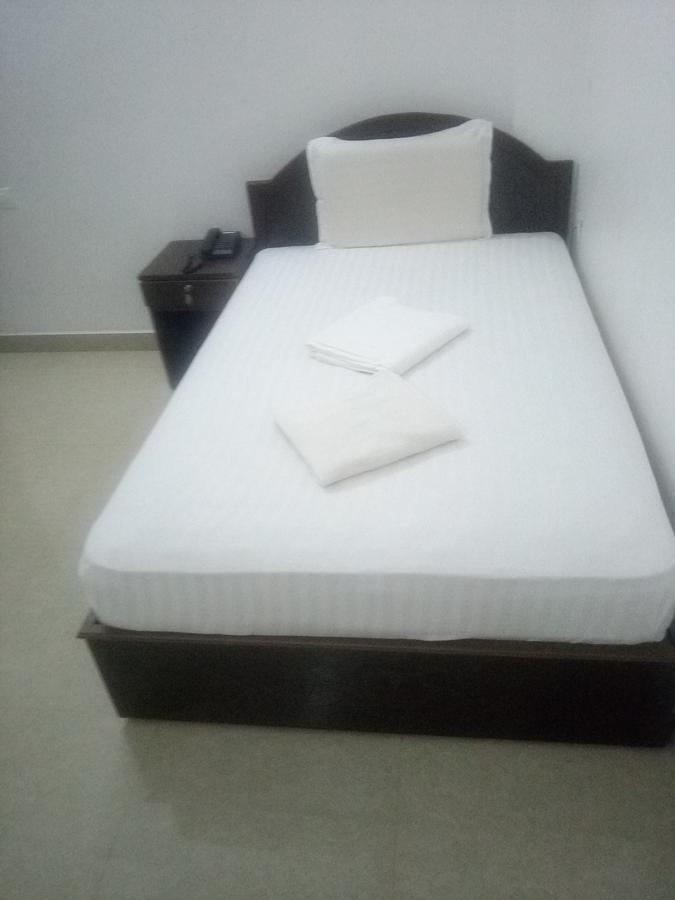 Ebenezer Plaza Hotell Nedumbassery Exteriör bild