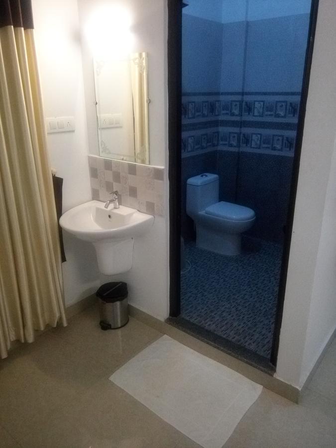 Ebenezer Plaza Hotell Nedumbassery Exteriör bild